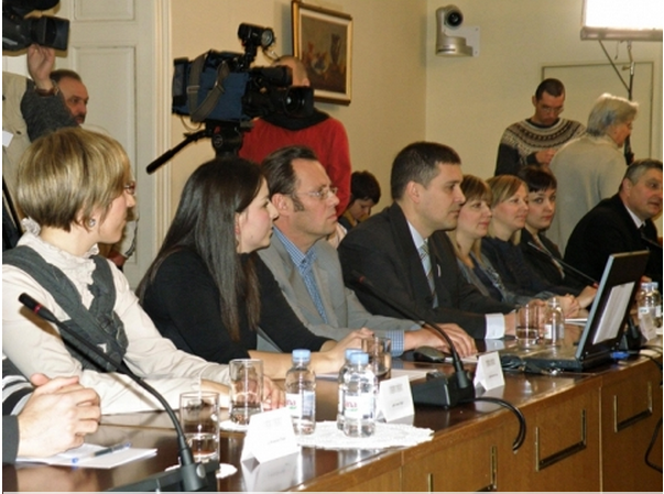 {:hr}Etički stav o zamrzavanju embrija{:}{:en}Etički stav o zamrzavanju embrija{:}