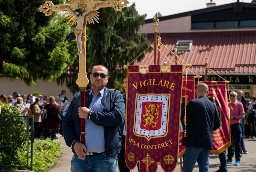 „Strašna kao ratna vojska”: procesija s Gospom Fatimskom ulicama Zagreba